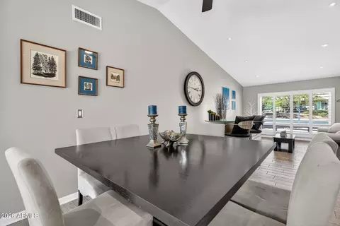 Dining - 2249 E Mercer Ln, Phoenix, AZ 85028 photo 2 of 2