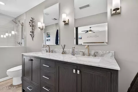 Bath - 2249 E Mercer Ln, Phoenix, AZ 85028 photo 1 of 7