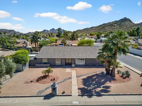 View/Area - 2249 E Mercer Ln, Phoenix, AZ 85028 photo 2 of 19