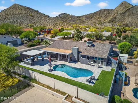 View/Area - 2249 E Mercer Ln, Phoenix, AZ 85028 photo 9 of 19