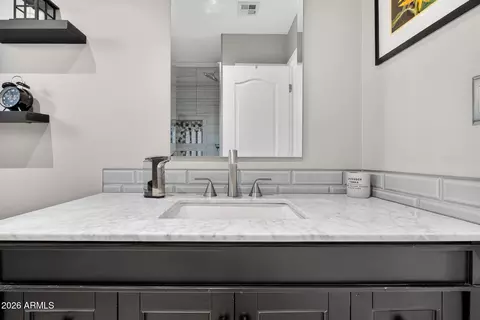 Bath - 2249 E Mercer Ln, Phoenix, AZ 85028 photo 6 of 7
