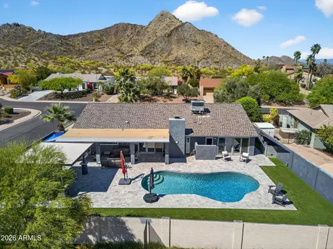 View/Area - 2249 E Mercer Ln, Phoenix, AZ 85028 photo 7 of 19