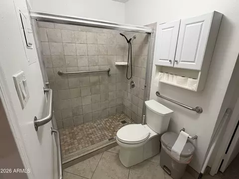 Bath - 5525 E Thomas Rd #A2, Phoenix, AZ 85018 photo 2 of 2
