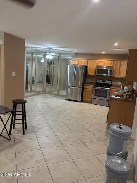 Kitchen - 5525 E Thomas Rd #A2, Phoenix, AZ 85018 photo 2 of 2