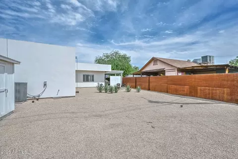 Exterior - 2109 E Virginia Ave, Phoenix, AZ 85006 photo 6 of 8