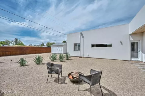 Exterior - 2109 E Virginia Ave, Phoenix, AZ 85006 photo 2 of 8