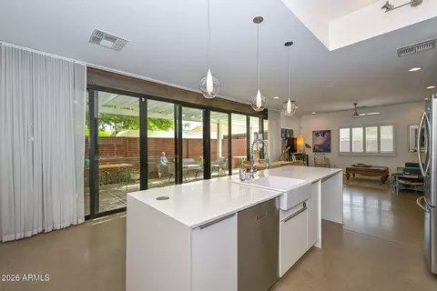 Kitchen - 2109 E Virginia Ave, Phoenix, AZ 85006 photo 5 of 6