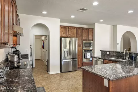 Kitchen - 3980 E Robin Ln, Phoenix, AZ 85050 photo 2 of 2