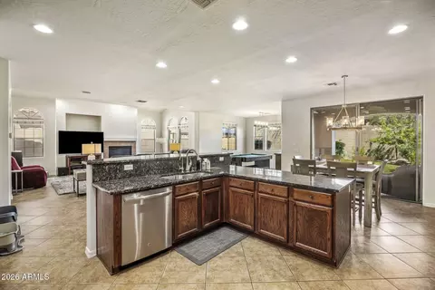 Kitchen - 3980 E Robin Ln, Phoenix, AZ 85050 photo 1 of 2