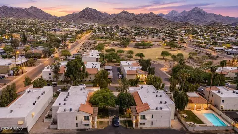 8842 N 8th St #207, Phoenix, AZ 85020