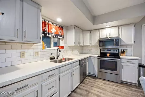 Kitchen - 1011 W 5th Ave, Apache Junction, AZ 85120 photo 1 of 2
