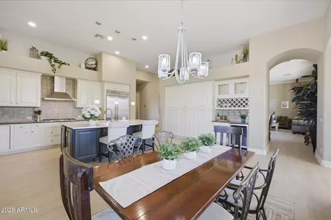 Dining - 4312 W Range Mule Dr, Phoenix, AZ 85083 photo 4 of 4