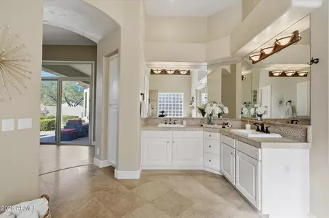 Bath - 4312 W Range Mule Dr, Phoenix, AZ 85083 photo 3 of 4