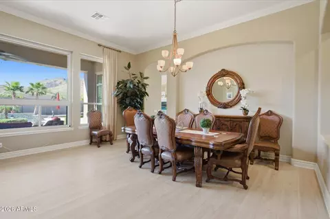 Dining - 4312 W Range Mule Dr, Phoenix, AZ 85083 photo 2 of 4