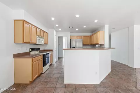 Kitchen - 9729 E Jan Ave, Mesa, AZ 85209 photo 2 of 5