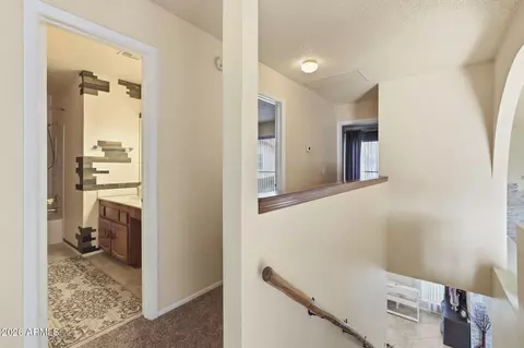 Entry Way - 506 E Kerry Ln, Phoenix, AZ 85024 photo 3 of 4