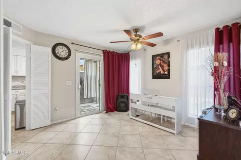 Dining - 506 E Kerry Ln, Phoenix, AZ 85024 photo 1 of 1