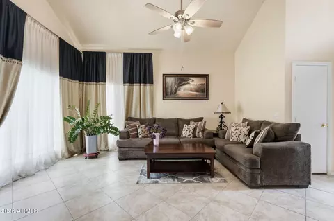 Living - 506 E Kerry Ln, Phoenix, AZ 85024 photo 3 of 3