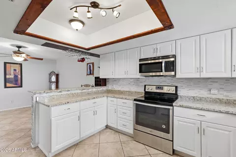 Kitchen - 506 E Kerry Ln, Phoenix, AZ 85024 photo 1 of 5