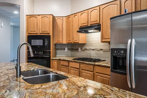 Kitchen - 4133 E Reins Rd, Gilbert, AZ 85297 photo 2 of 2