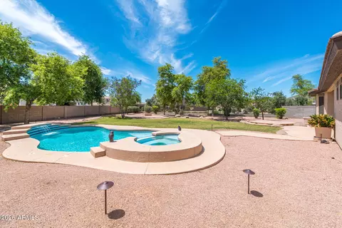 Exterior - 4133 E Reins Rd, Gilbert, AZ 85297 photo 4 of 8