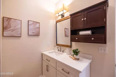 Bath - 809 E Sheridan St, Phoenix, AZ 85006 photo 2 of 7