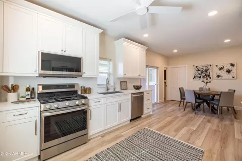 Kitchen - 809 E Sheridan St, Phoenix, AZ 85006 photo 5 of 5