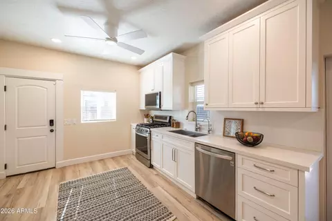 Kitchen - 809 E Sheridan St, Phoenix, AZ 85006 photo 3 of 5