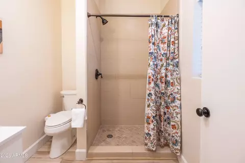 Bath - 809 E Sheridan St, Phoenix, AZ 85006 photo 6 of 7