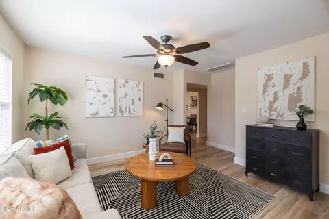 Living - 809 E Sheridan St, Phoenix, AZ 85006 photo 1 of 2