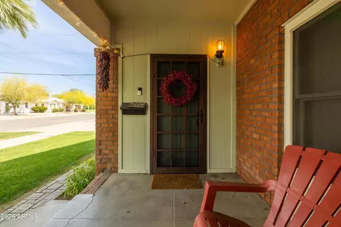 Exterior - 809 E Sheridan St, Phoenix, AZ 85006 photo 6 of 11
