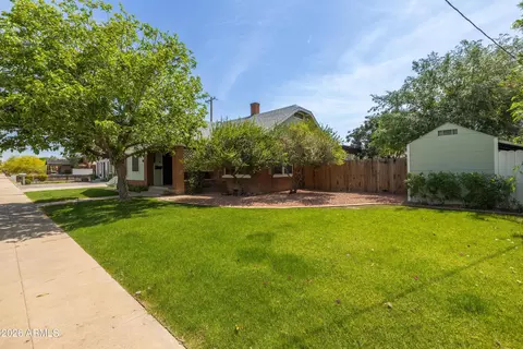 Exterior - 809 E Sheridan St, Phoenix, AZ 85006 photo 2 of 11