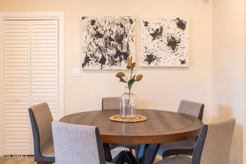 Dining - 809 E Sheridan St, Phoenix, AZ 85006 photo 2 of 6