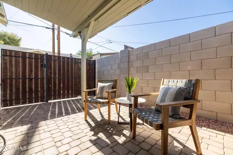 Exterior - 809 E Sheridan St, Phoenix, AZ 85006 photo 8 of 11