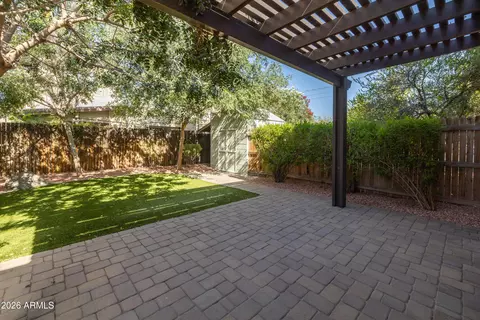 Exterior - 809 E Sheridan St, Phoenix, AZ 85006 photo 9 of 11