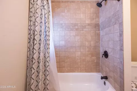 Bath - 809 E Sheridan St, Phoenix, AZ 85006 photo 4 of 7