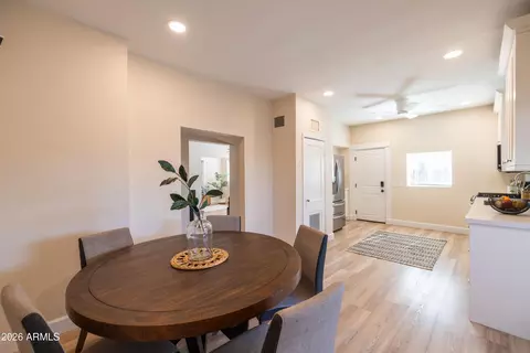 Dining - 809 E Sheridan St, Phoenix, AZ 85006 photo 3 of 6