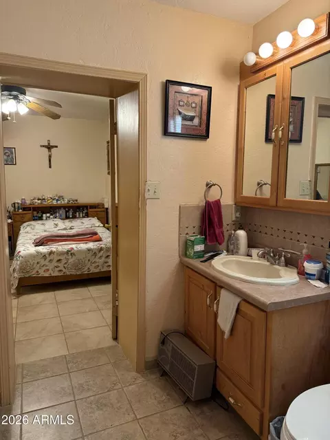 Bath - 912 E 19th St E, Douglas, AZ 85607 photo 3 of 4