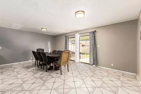 Dining - 4243 W Tuckey Ln, Phoenix, AZ 85019 photo 1 of 1
