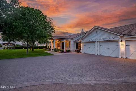 Exterior - 2520 E Winchester Dr, Gilbert, AZ 85297 photo 2 of 18