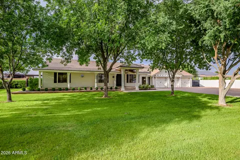 Exterior - 2520 E Winchester Dr, Gilbert, AZ 85297 photo 9 of 18