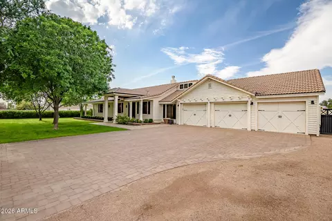 Exterior - 2520 E Winchester Dr, Gilbert, AZ 85297 photo 12 of 18