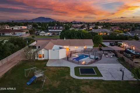 View/Area - 2520 E Winchester Dr, Gilbert, AZ 85297 photo 3 of 9