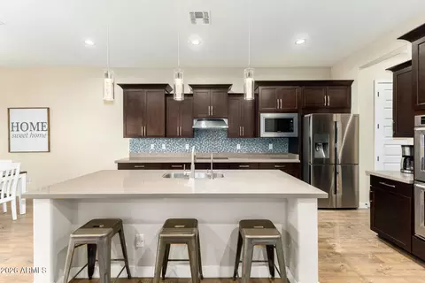 Kitchen - 3922 E Mia Ln, Gilbert, AZ 85298 photo 2 of 4