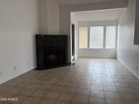 1820 E Morten Ave #203, Phoenix, AZ 85020