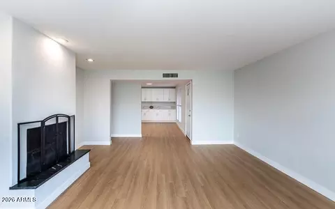 Living - 974 W Sotol Loop, Miami, AZ 85539 photo 3 of 4