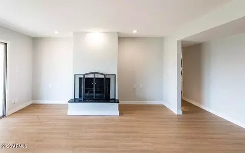 Living - 974 W Sotol Loop, Miami, AZ 85539 photo 2 of 4