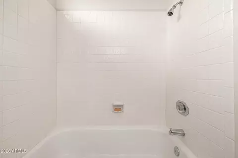 Bath - 3351 W Juniper Ave, Phoenix, AZ 85053 photo 4 of 4