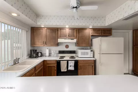 Kitchen - 3351 W Juniper Ave, Phoenix, AZ 85053 photo 3 of 3