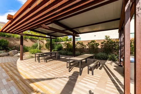 View/Area - 3557 E Tina Dr, Phoenix, AZ 85050 photo 4 of 8